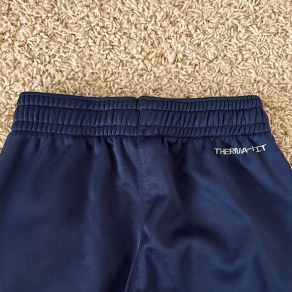 Nike | Hoodie & Jogger Set - Picture 16 of 16